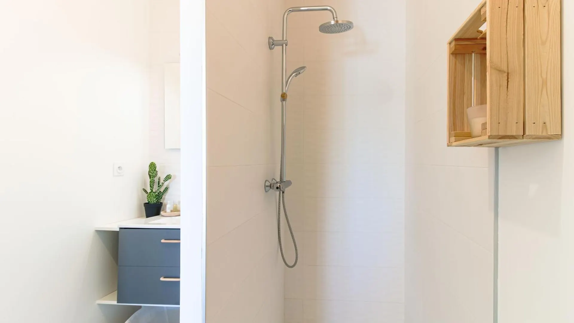 Select'Sohome: Central Lavandou Apartment with Terrace and Parking Le Lavandou 0*,