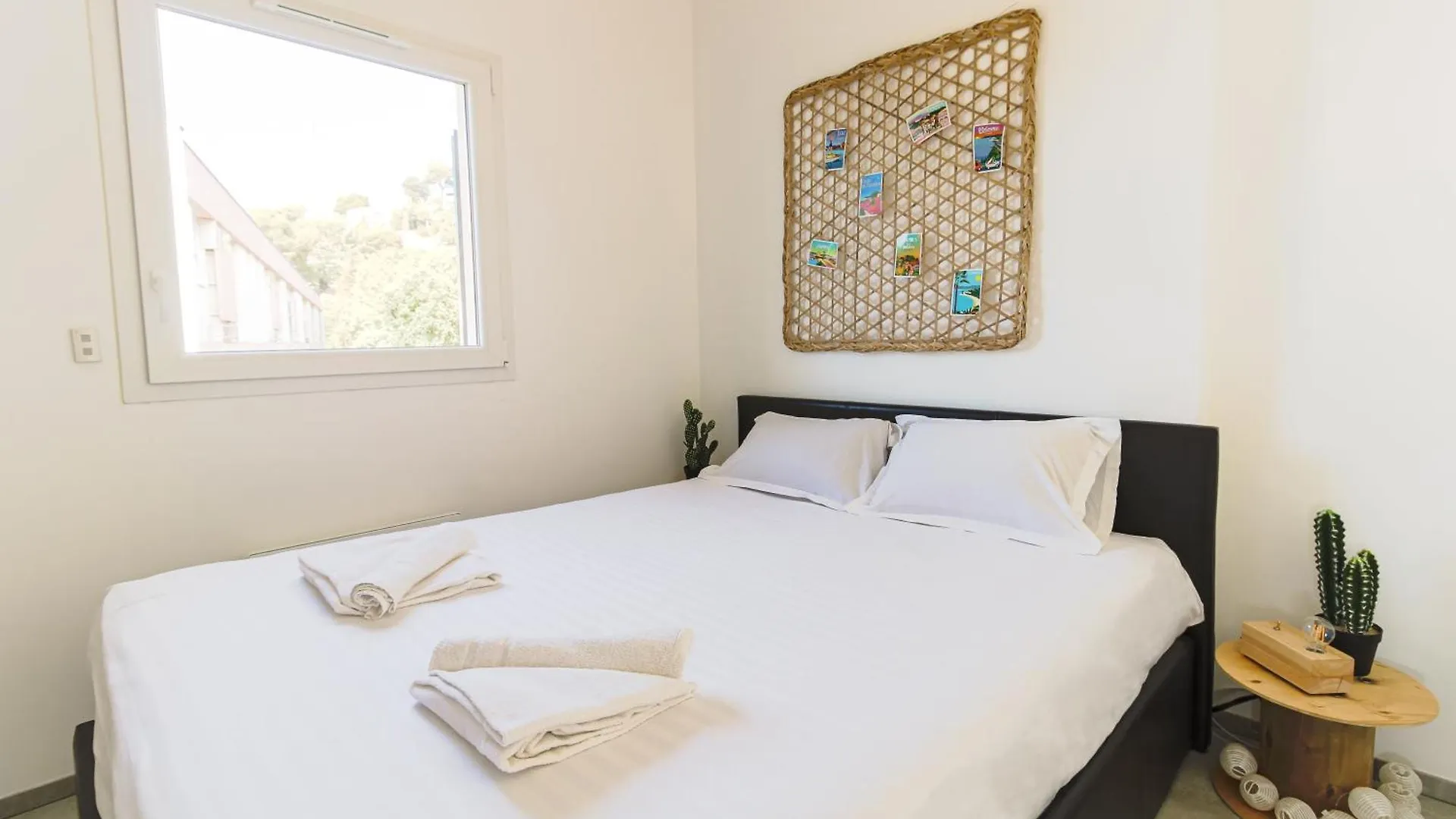 Select'Sohome: Central Lavandou Apartment with Terrace and Parking Le Lavandou